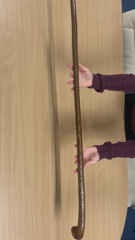 One-Piece Hazel Walking Stick with Small Handle – 105cm