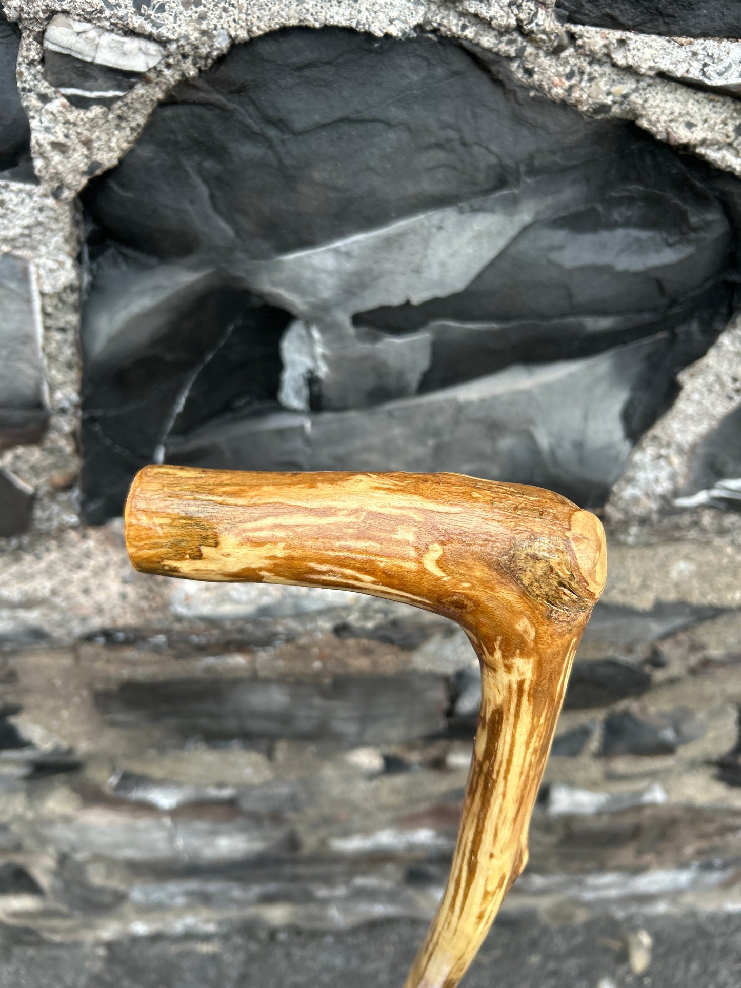 Hazel Walking Stick with L Handle Door Knocker – 101 cm (39.7”)