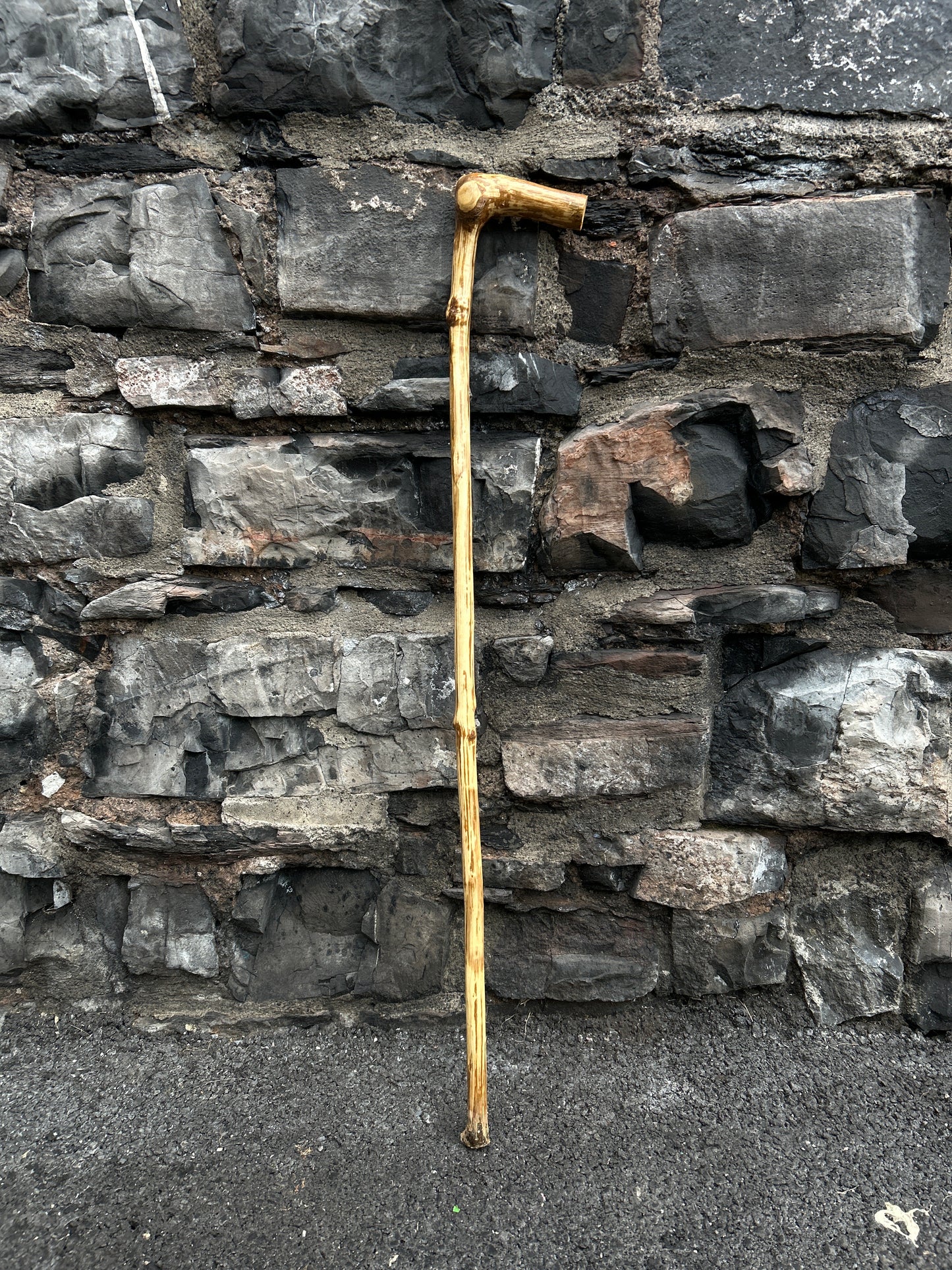 Hazel Walking Stick with L Handle Door Knocker – 101 cm (39.7”)