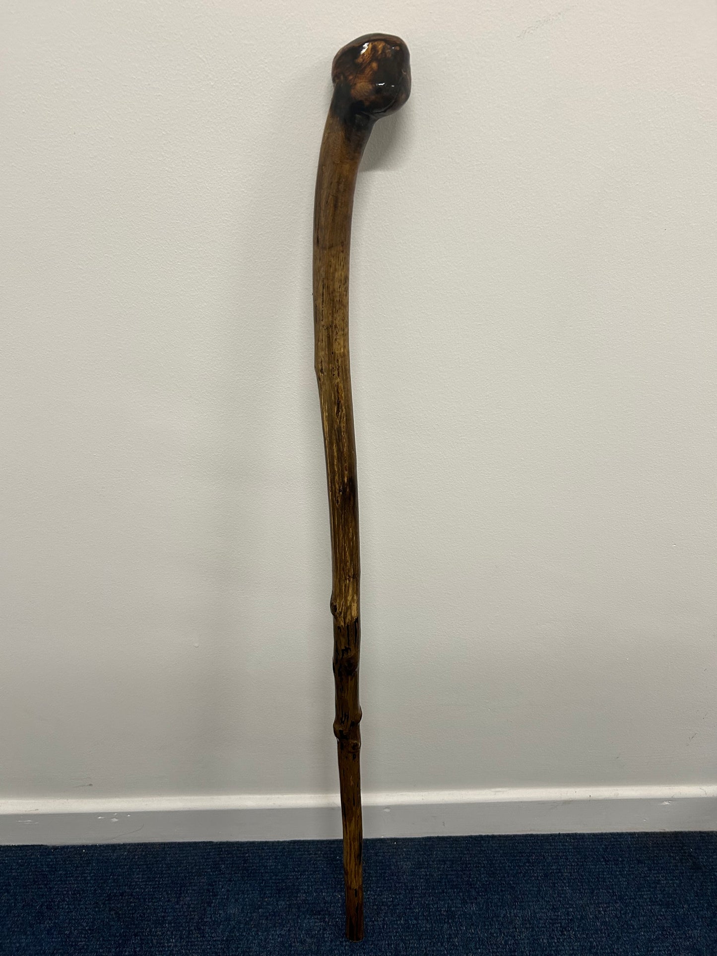One-Piece Hazel Walking Stick with Small Handle – 105cm