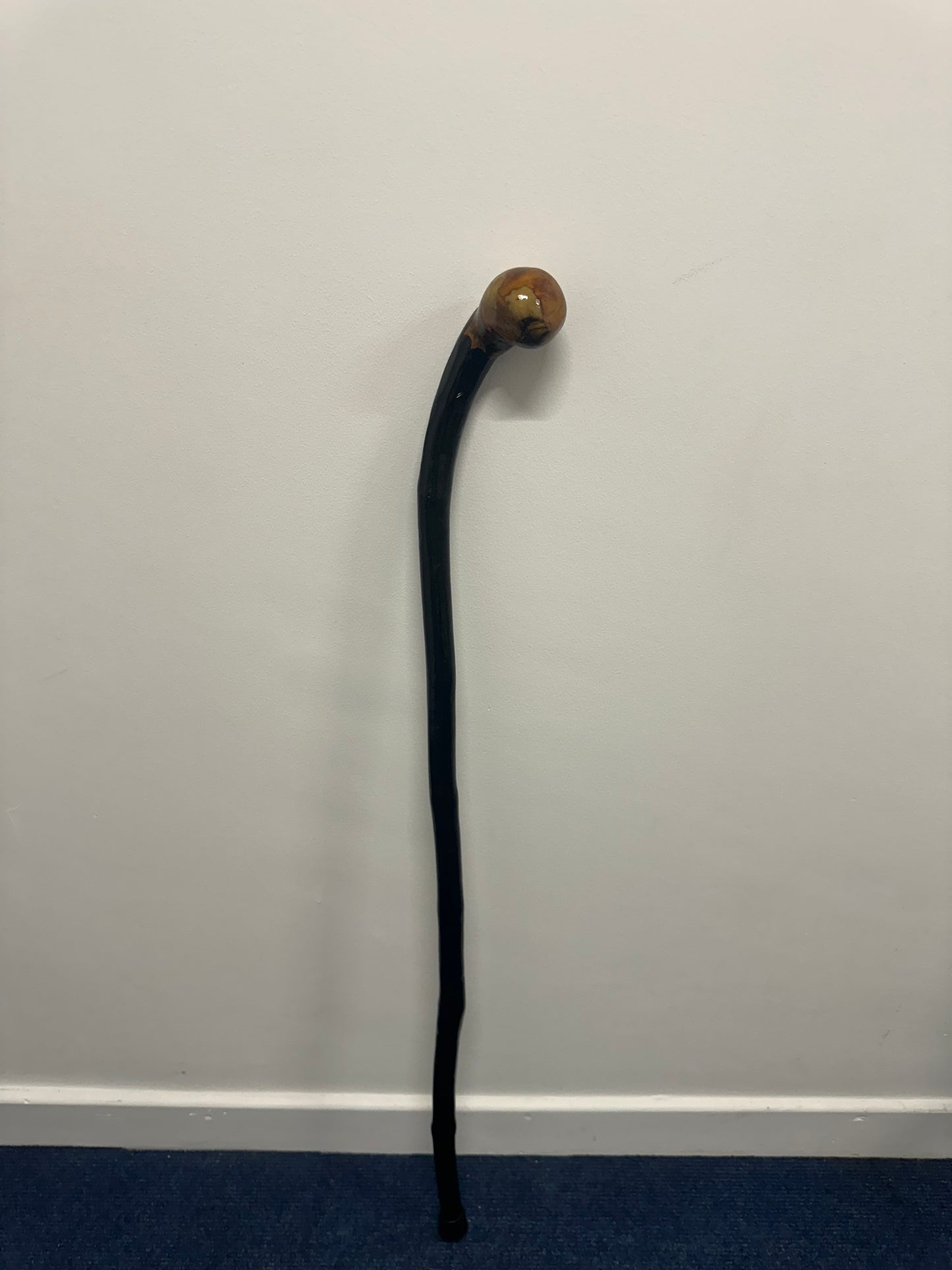 Black-Painted Twisted Hazel Walking Stick with Large Grip – 100cm