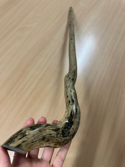 Speckled Hazel Walking Stick with Twisted Top – 95cm